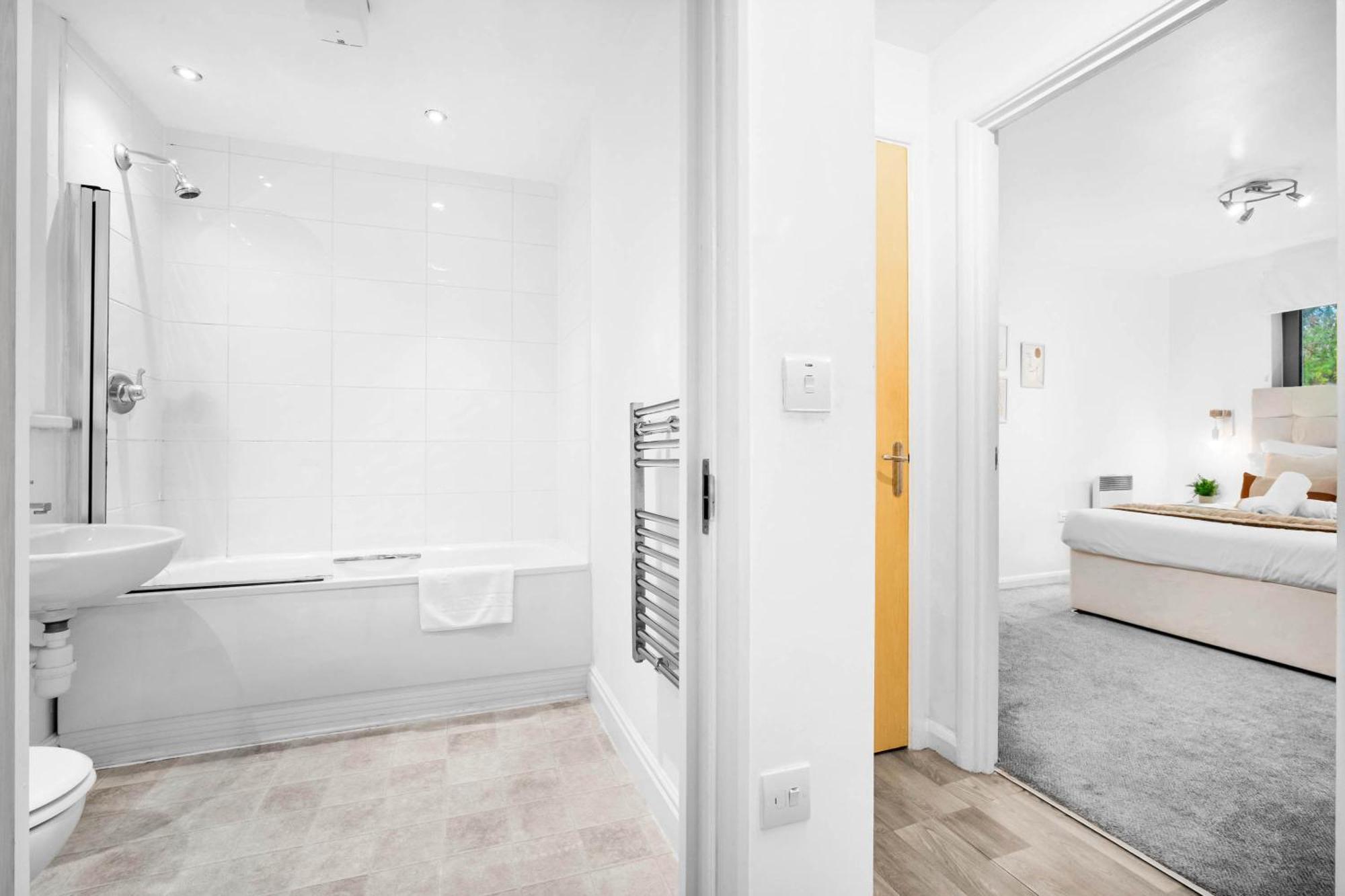 Luxury - Centre - Balcony - Free Wifi & Netflix -126s * Birmingham