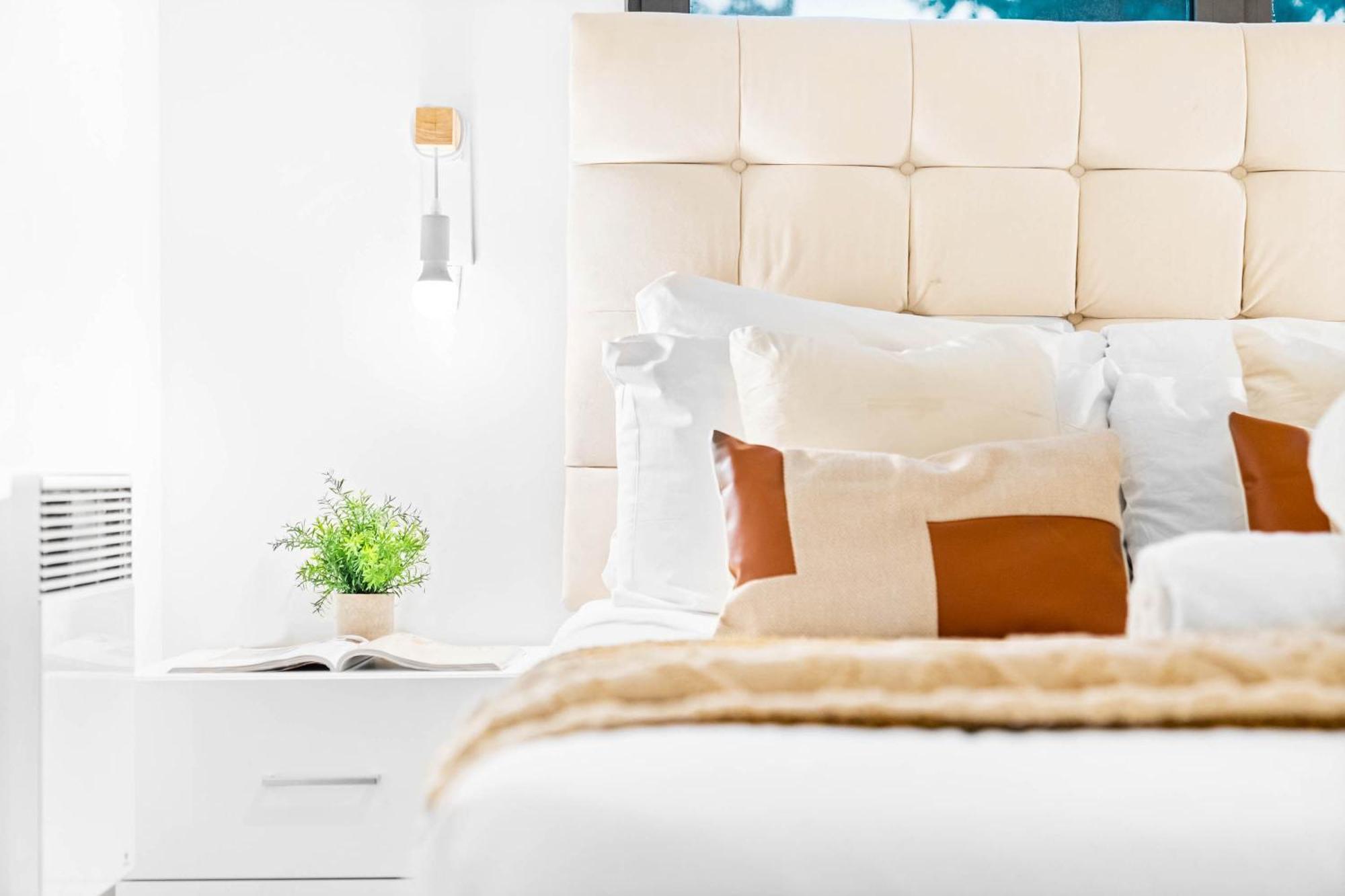 Luxury - Centre - Balcony - Free Wifi & Netflix -126s